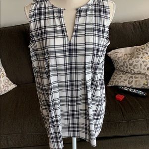 Ann Taylor plaid flowy top
